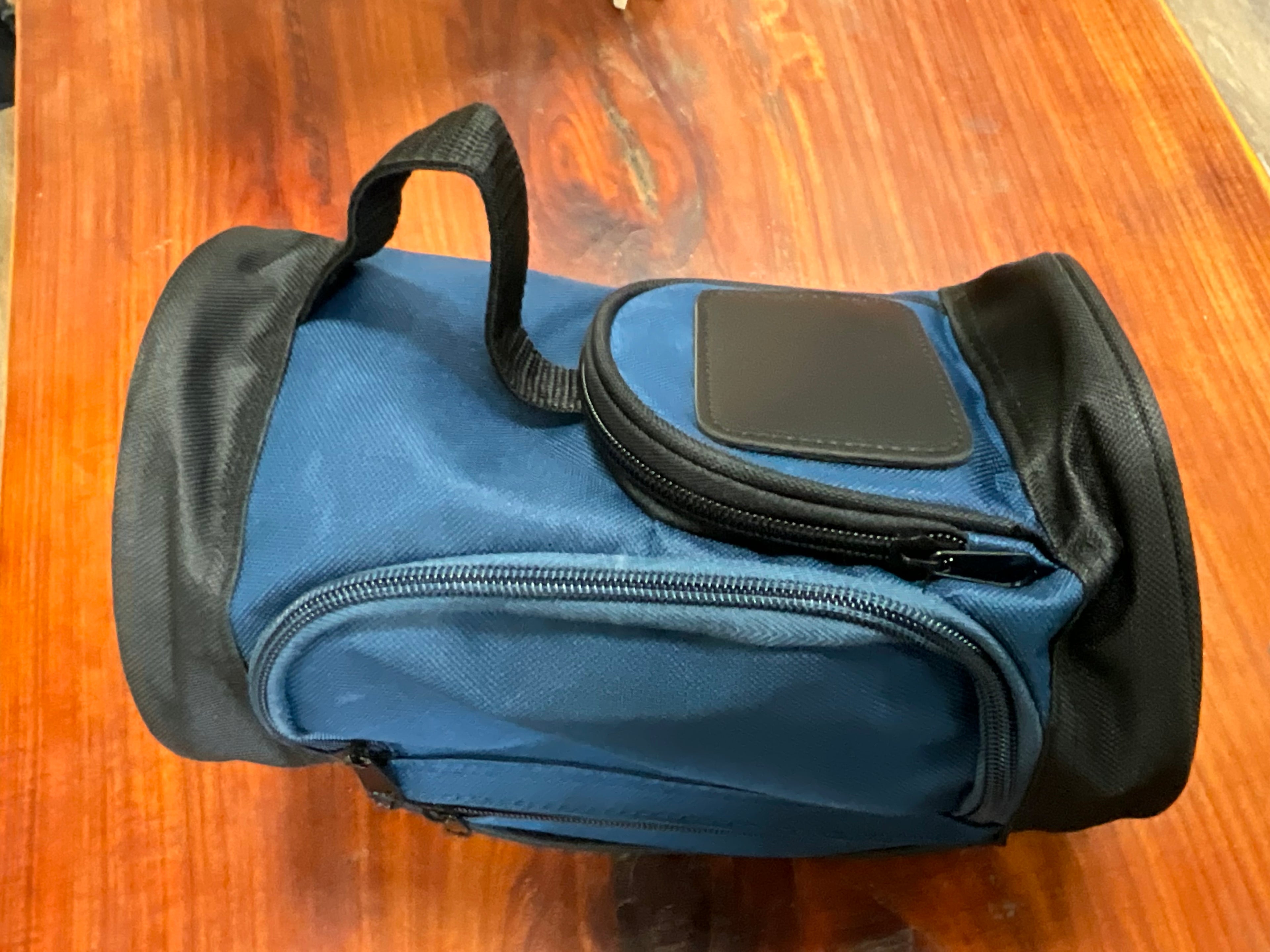 GOLF BAG TOILETRY KIT