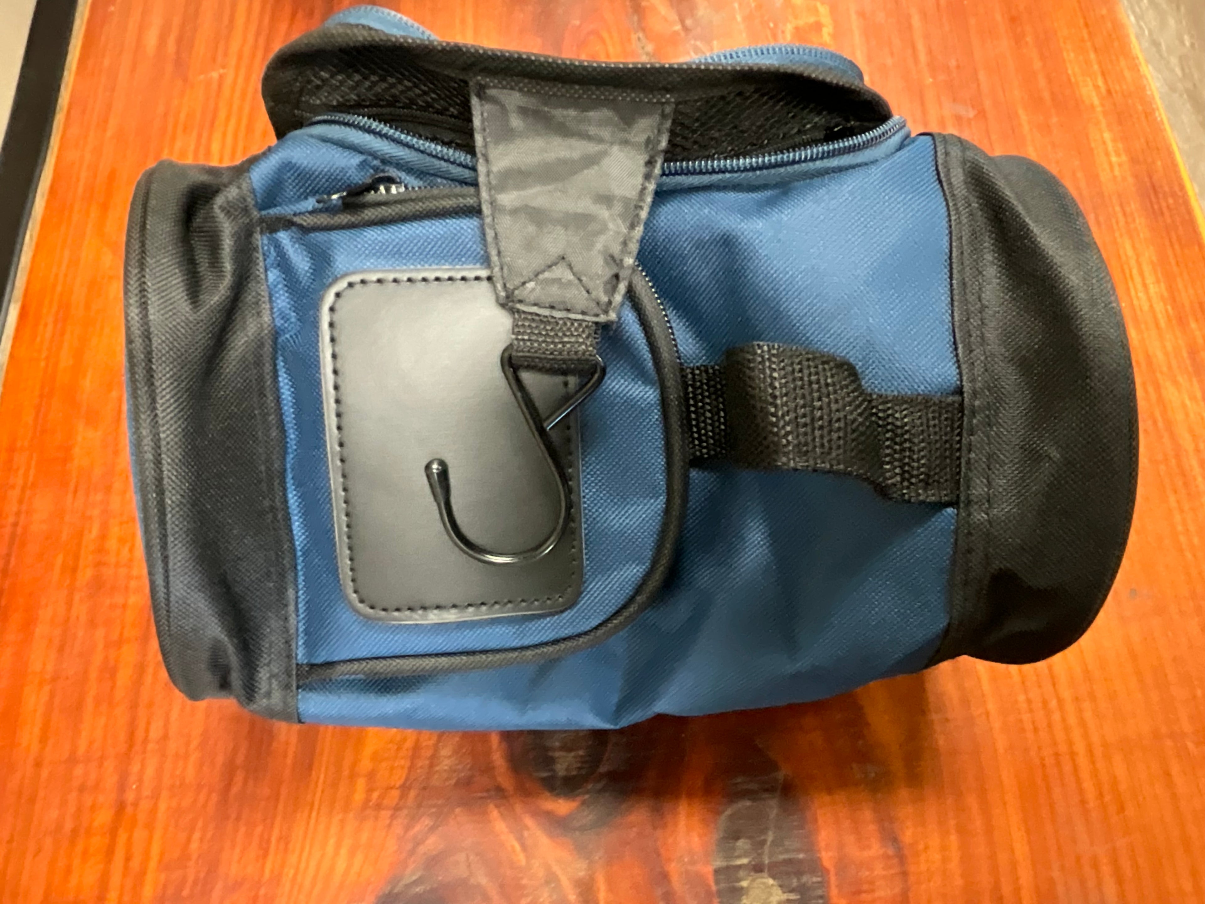 GOLF BAG TOILETRY KIT