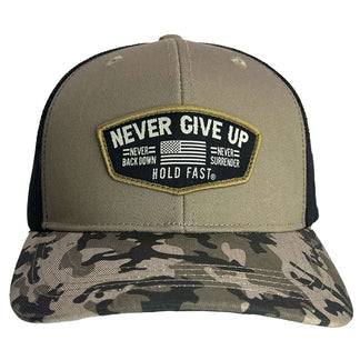 Hold Fast Never Give Up Men’s Cap