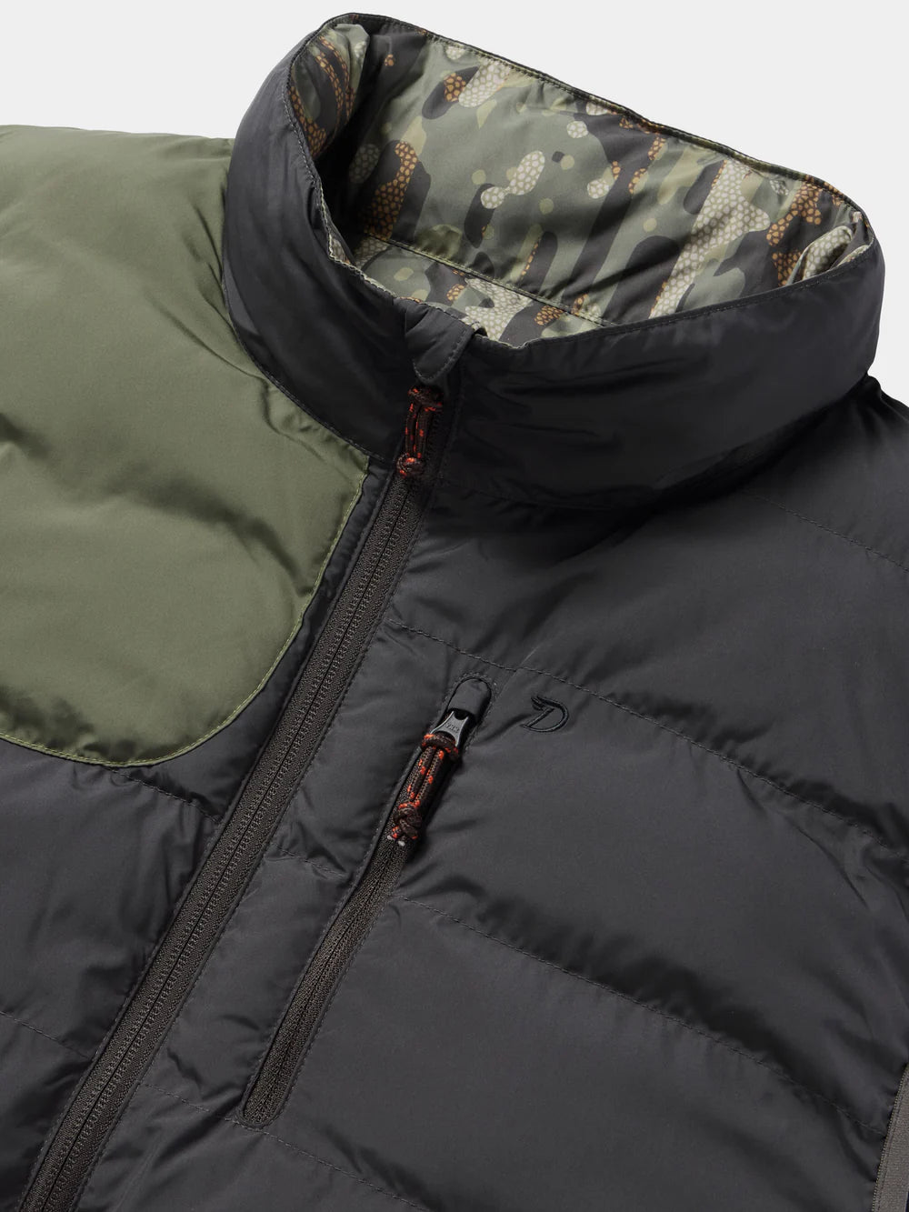 Duck Camp Reversible Puffer Vest Raven / Woodland