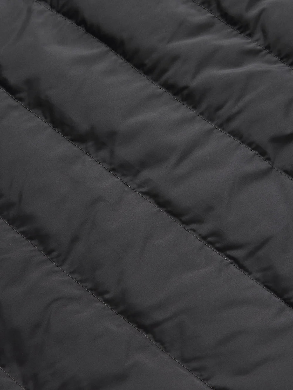 Duck Camp Reversible Puffer Vest Raven / Woodland